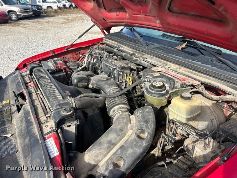 image for item ET3394 2006 Ford F350 Super Duty XL Crew Cab flatbed pickup truck