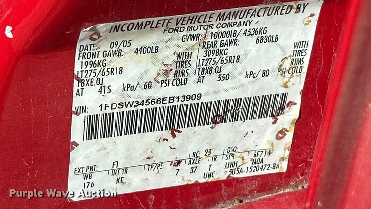 image for item ET3394 2006 Ford F350 Super Duty XL Crew Cab flatbed pickup truck