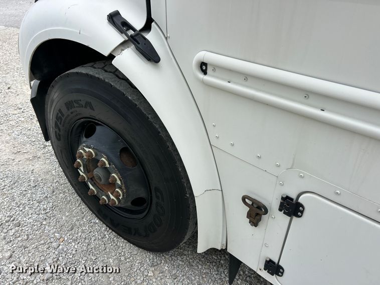 image for item ET3398 2014 Thomas Built B2 school bus