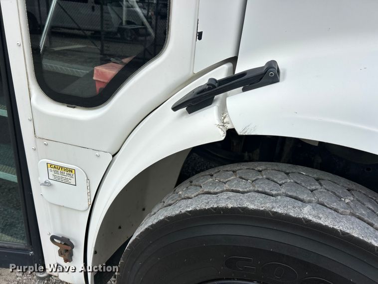 image for item ET3398 2014 Thomas Built B2 school bus