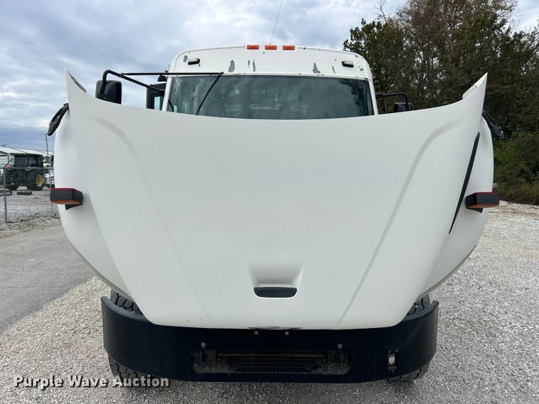 image for item ET3398 2014 Thomas Built B2 school bus