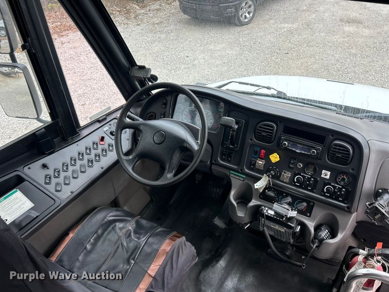 image for item ET3398 2014 Thomas Built B2 school bus