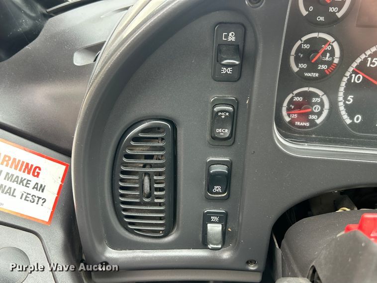 image for item ET3398 2014 Thomas Built B2 school bus