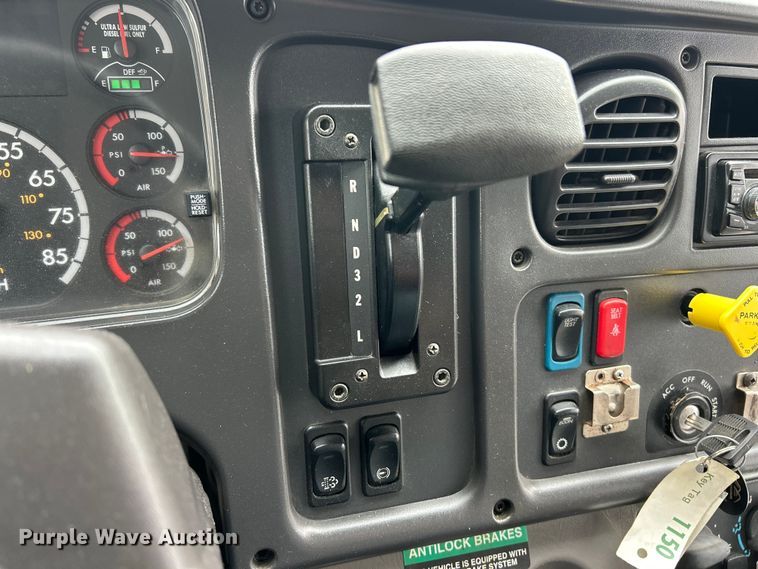 image for item ET3398 2014 Thomas Built B2 school bus