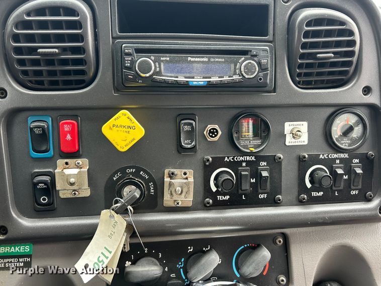 image for item ET3398 2014 Thomas Built B2 school bus