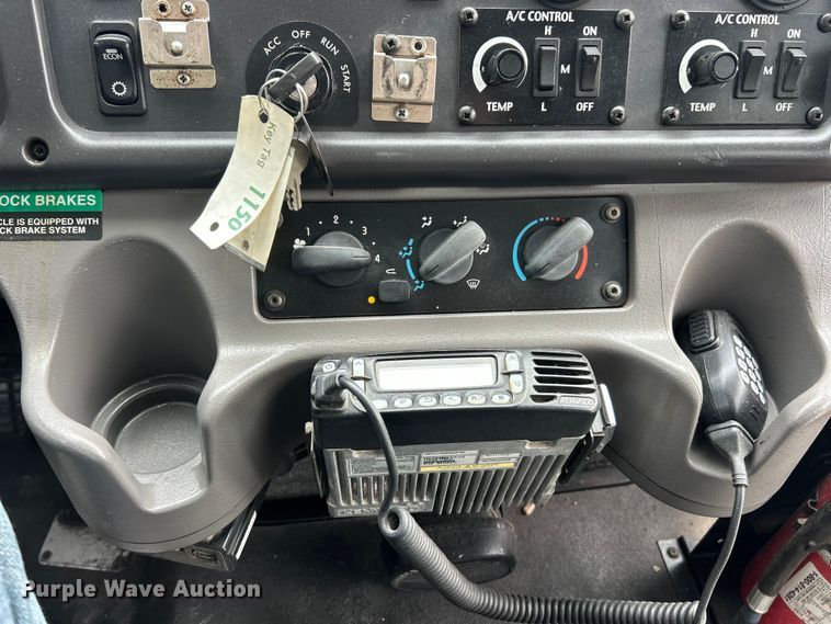 image for item ET3398 2014 Thomas Built B2 school bus