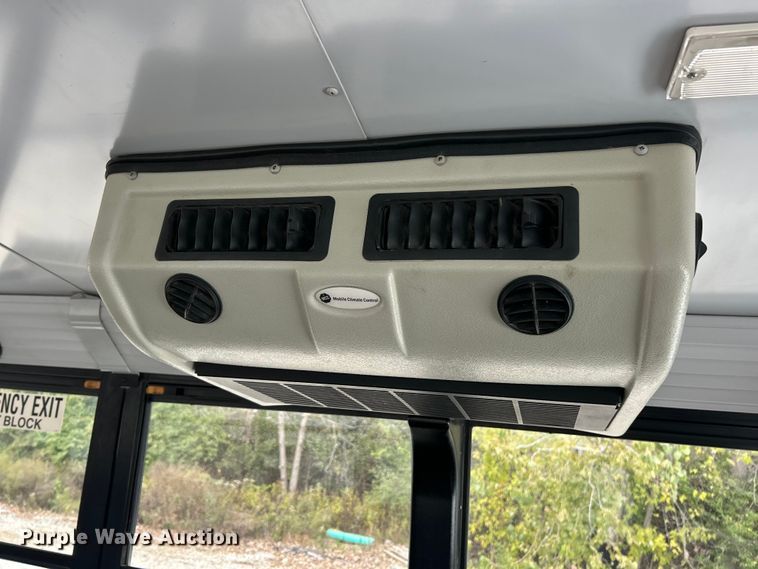 image for item ET3398 2014 Thomas Built B2 school bus