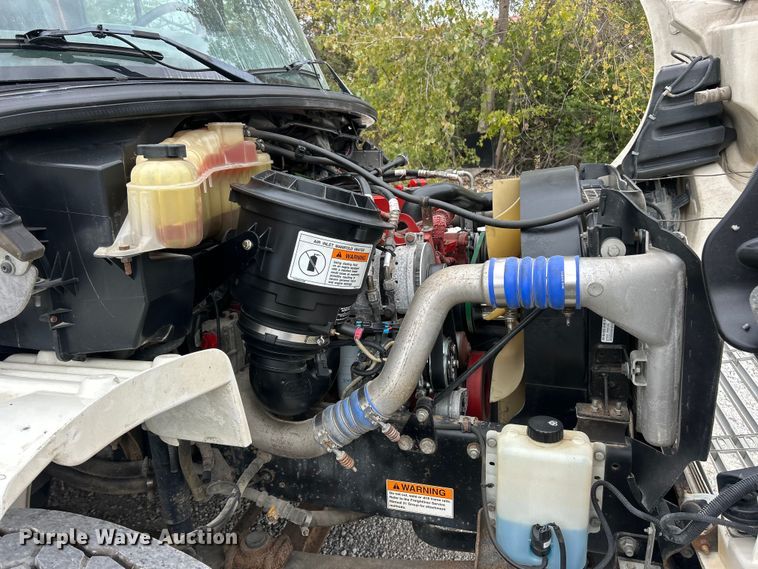 image for item ET3398 2014 Thomas Built B2 school bus