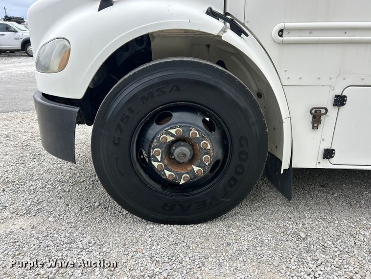 image for item ET3398 2014 Thomas Built B2 school bus