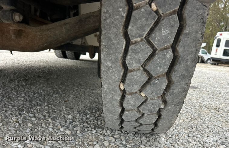 image for item ET3398 2014 Thomas Built B2 school bus