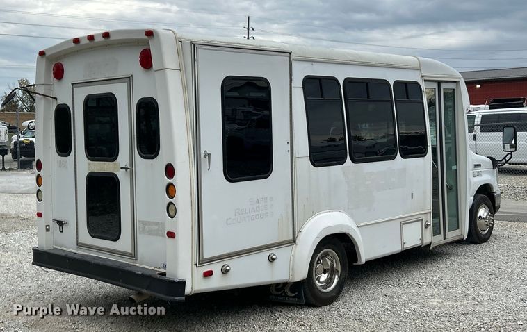 image for item ET3400 2011 Ford E350 Super Duty shuttle bus