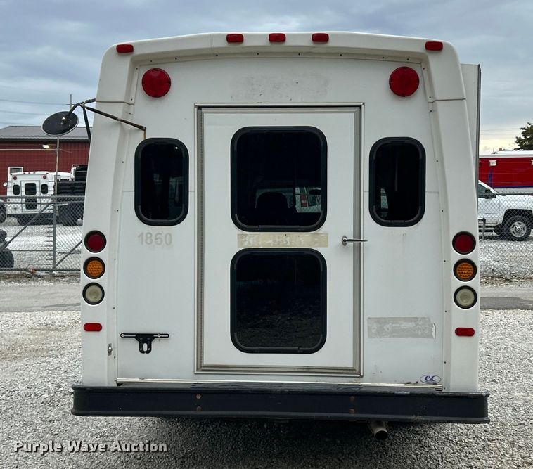 image for item ET3400 2011 Ford E350 Super Duty shuttle bus