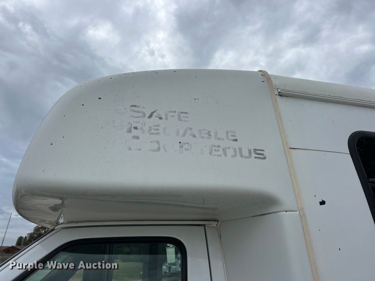 image for item ET3400 2011 Ford E350 Super Duty shuttle bus