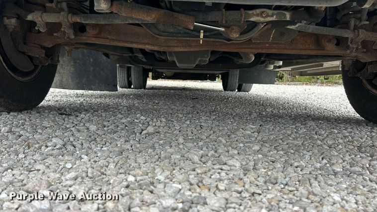 image for item ET3400 2011 Ford E350 Super Duty shuttle bus