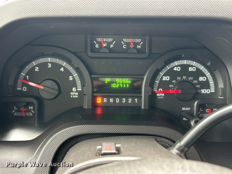 image for item ET3400 2011 Ford E350 Super Duty shuttle bus