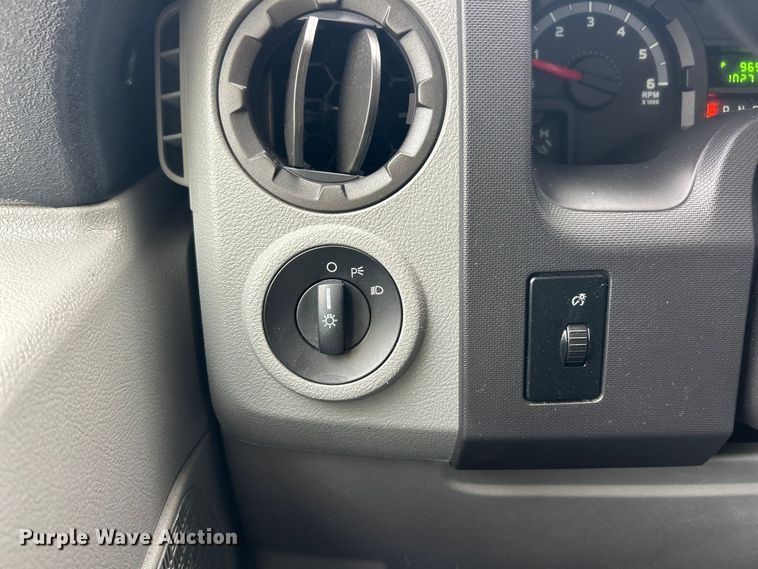 image for item ET3400 2011 Ford E350 Super Duty shuttle bus