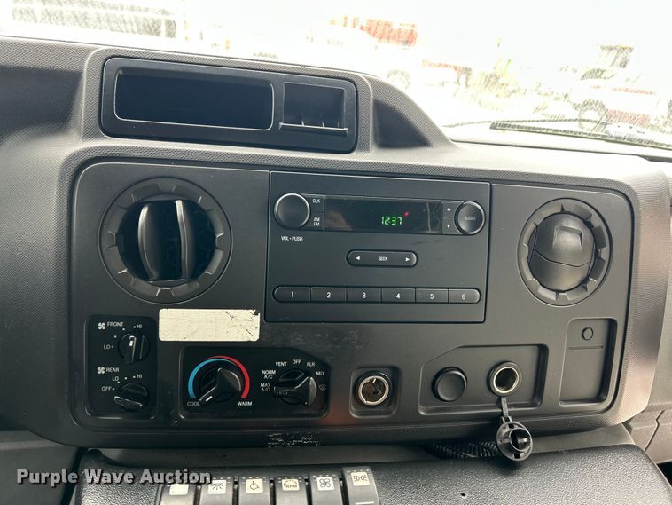 image for item ET3400 2011 Ford E350 Super Duty shuttle bus