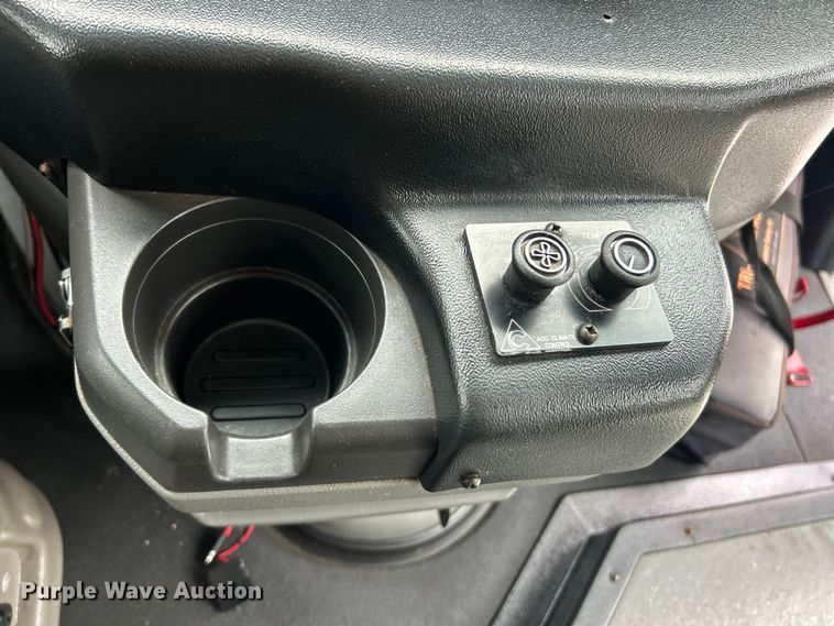 image for item ET3400 2011 Ford E350 Super Duty shuttle bus