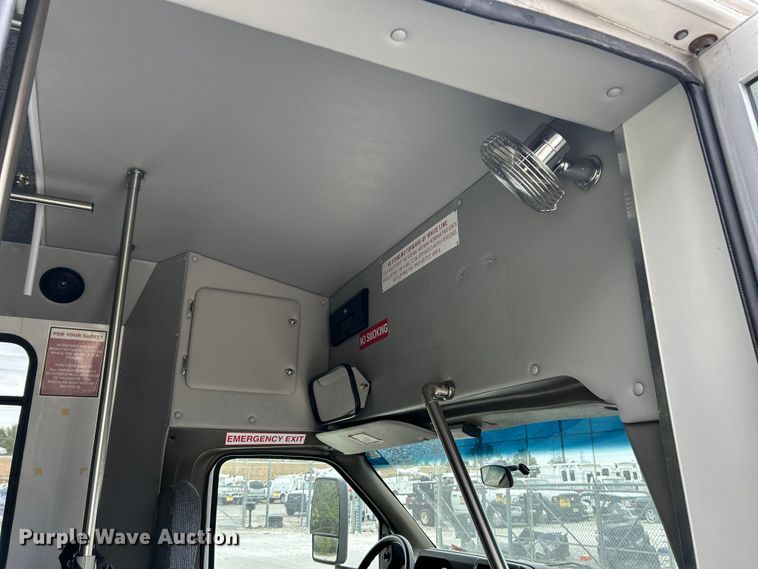 image for item ET3400 2011 Ford E350 Super Duty shuttle bus