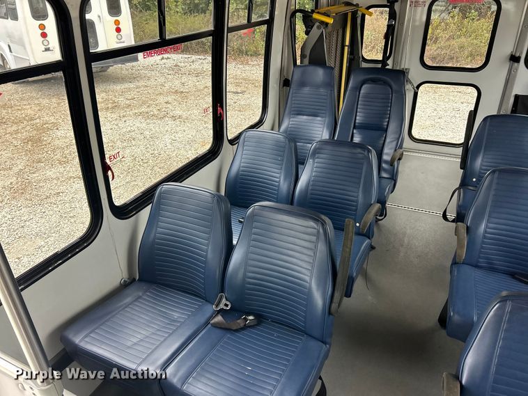 image for item ET3400 2011 Ford E350 Super Duty shuttle bus