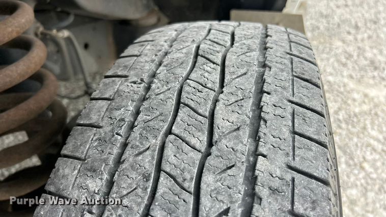 image for item ET3400 2011 Ford E350 Super Duty shuttle bus