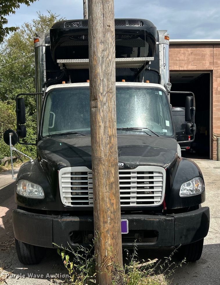 image for item ET3488 2006 Freightliner Business Class M2 refrigerated truck