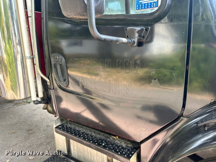 image for item ET3488 2006 Freightliner Business Class M2 refrigerated truck