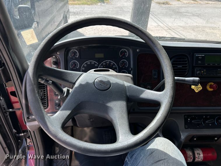 image for item ET3488 2006 Freightliner Business Class M2 refrigerated truck