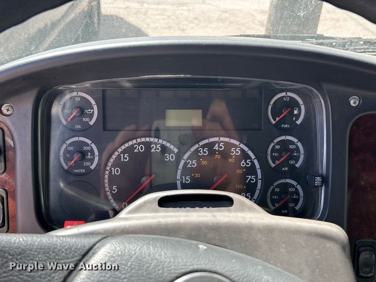 image for item ET3488 2006 Freightliner Business Class M2 refrigerated truck