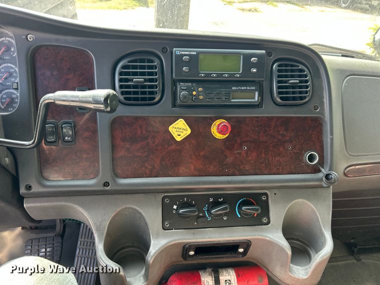 image for item ET3488 2006 Freightliner Business Class M2 refrigerated truck