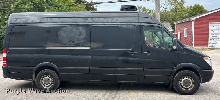 image for item ET3490 2013 Mercedes-Benz Sprinter 2500 refrigerated van