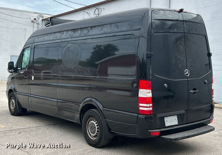 image for item ET3490 2013 Mercedes-Benz Sprinter 2500 refrigerated van