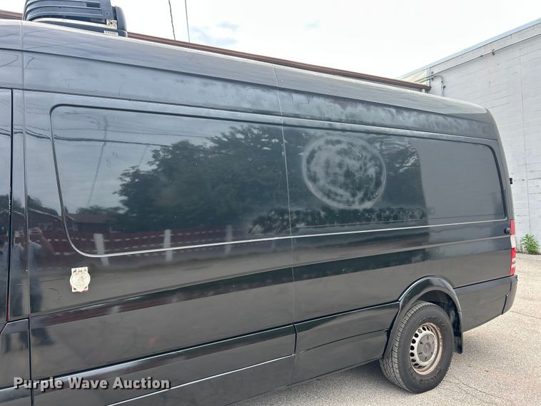 image for item ET3490 2013 Mercedes-Benz Sprinter 2500 refrigerated van
