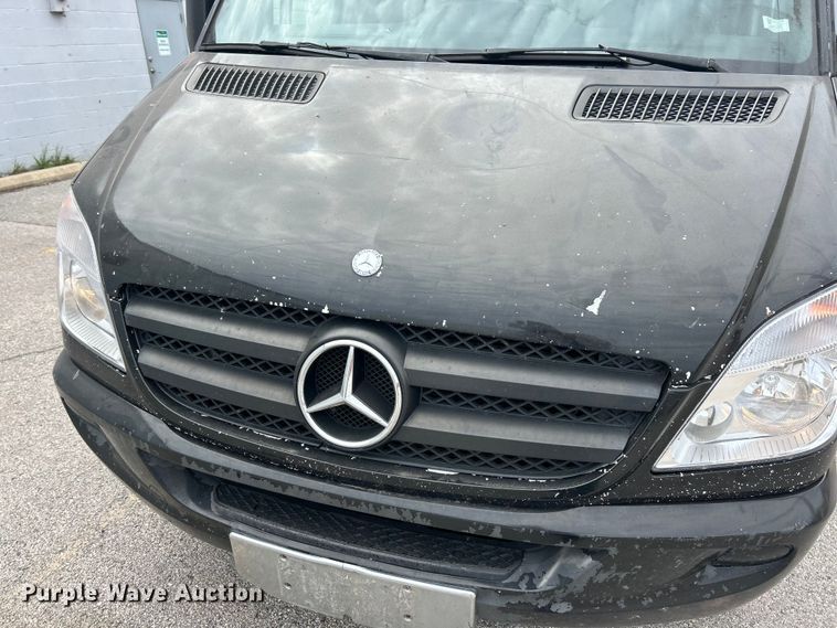 image for item ET3490 2013 Mercedes-Benz Sprinter 2500 refrigerated van