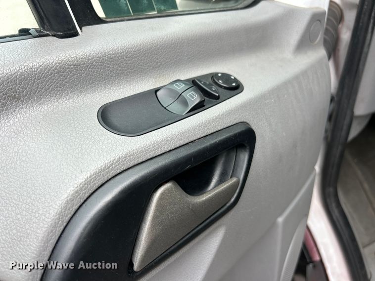 image for item ET3490 2013 Mercedes-Benz Sprinter 2500 refrigerated van