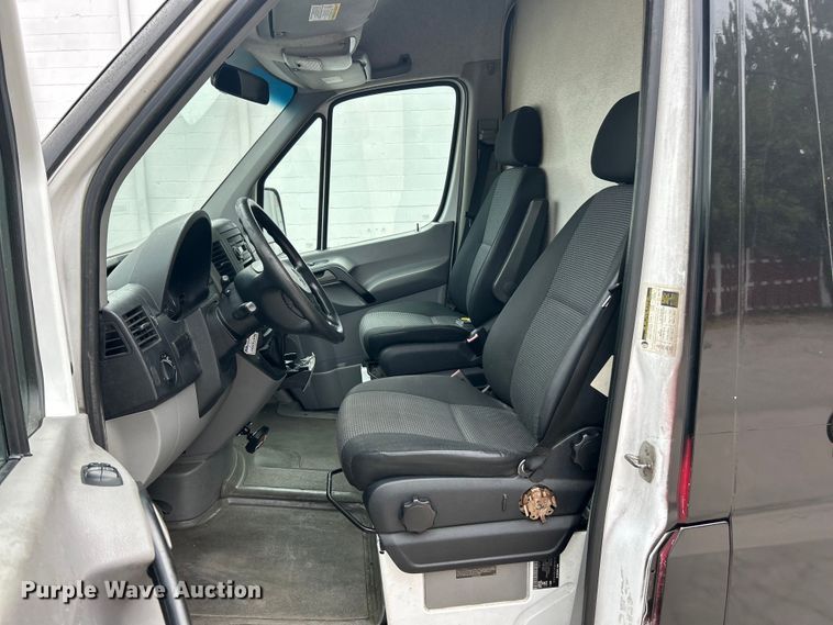 image for item ET3490 2013 Mercedes-Benz Sprinter 2500 refrigerated van