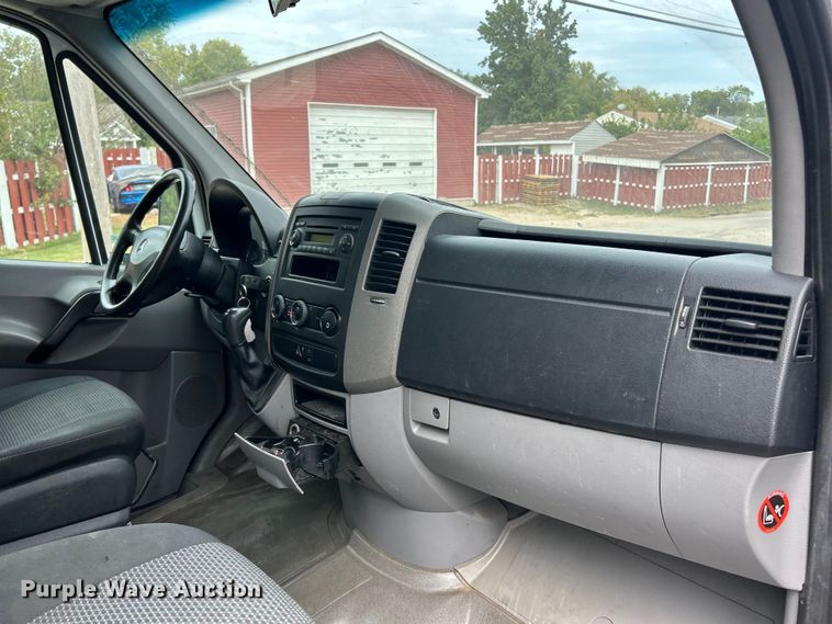 image for item ET3490 2013 Mercedes-Benz Sprinter 2500 refrigerated van