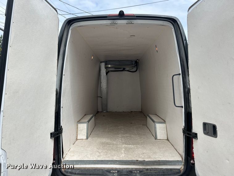 image for item ET3490 2013 Mercedes-Benz Sprinter 2500 refrigerated van