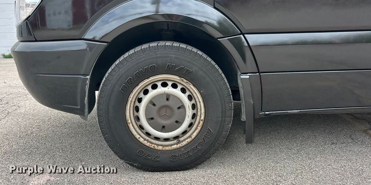 image for item ET3490 2013 Mercedes-Benz Sprinter 2500 refrigerated van