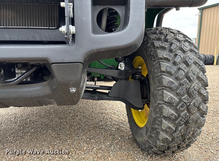 image for item ET4542 2022 John Deere XUV 825M S4 utility vehicle