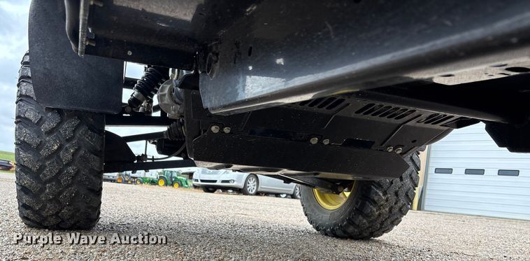 image for item ET4542 2022 John Deere XUV 825M S4 utility vehicle