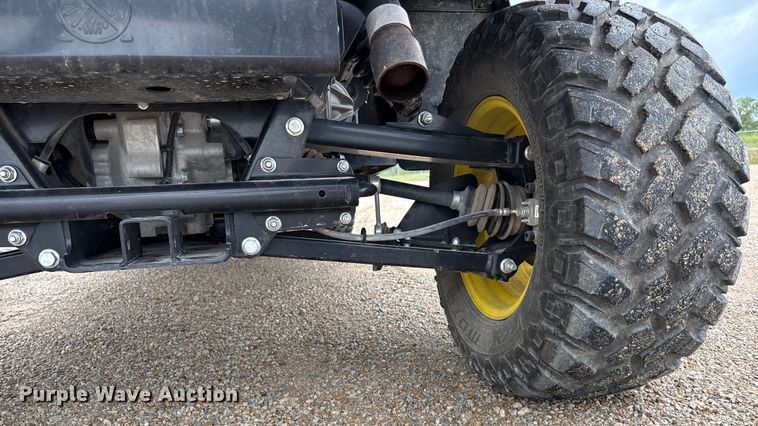 image for item ET4542 2022 John Deere XUV 825M S4 utility vehicle