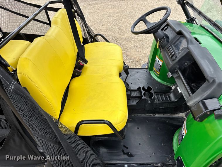 image for item ET4542 2022 John Deere XUV 825M S4 utility vehicle