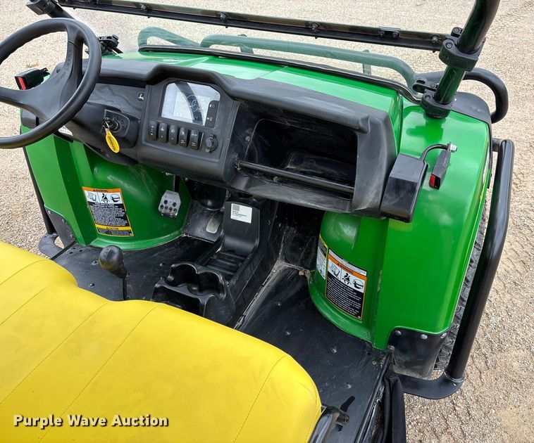 image for item ET4542 2022 John Deere XUV 825M S4 utility vehicle