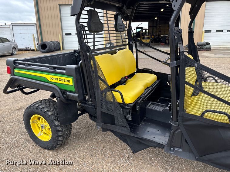 image for item ET4542 2022 John Deere XUV 825M S4 utility vehicle