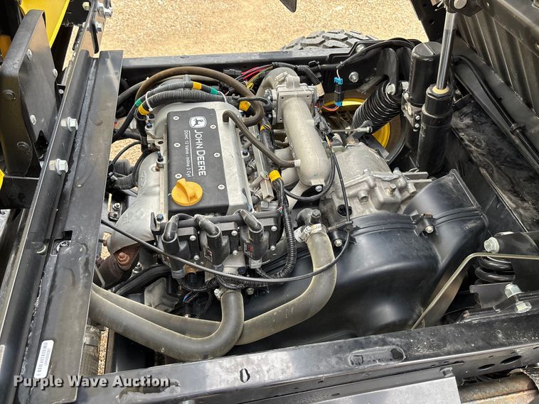 image for item ET4542 2022 John Deere XUV 825M S4 utility vehicle