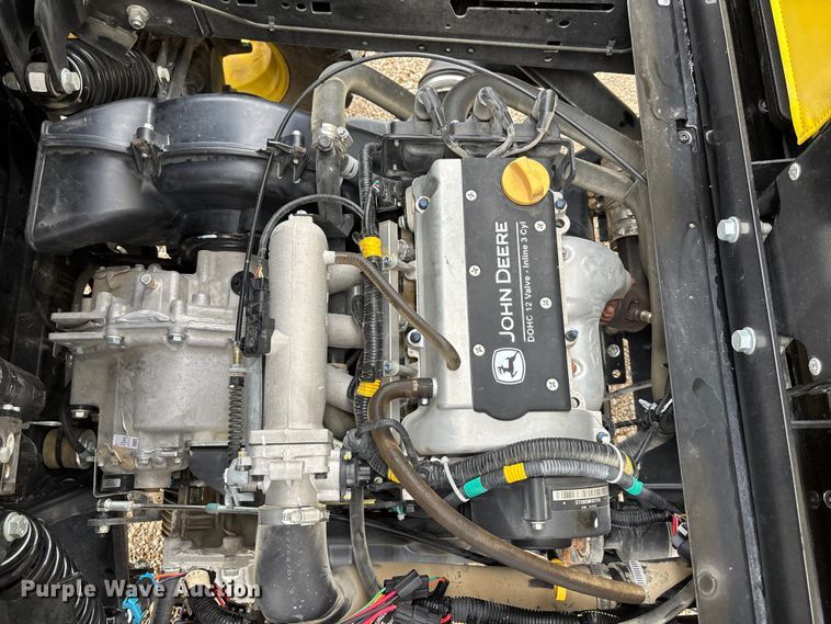 image for item ET4542 2022 John Deere XUV 825M S4 utility vehicle