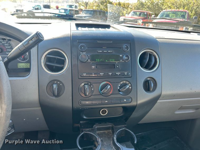 image for item ET6590 2006 Ford F150 SuperCab pickup truck