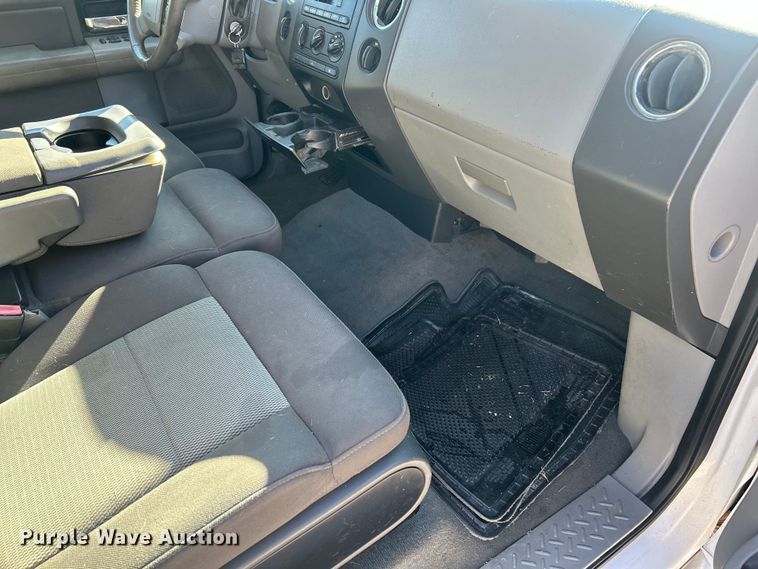 image for item ET6590 2006 Ford F150 SuperCab pickup truck