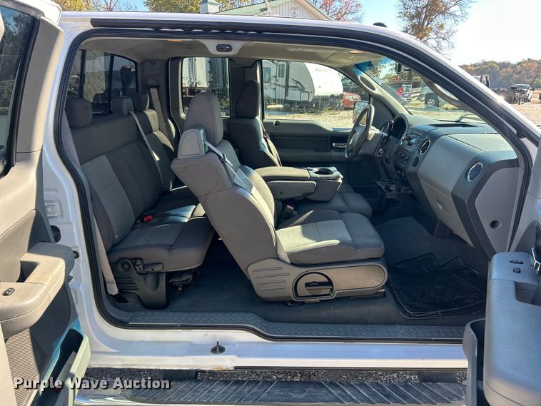 image for item ET6590 2006 Ford F150 SuperCab pickup truck